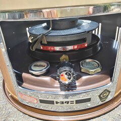 逗子 石油こんろトヨクニ TOYOKUNI トヨトミ TKC-12U かまくら 石油コンロ 暖房器具 ポータブル ストーブ 灯油 ヒーター 煮炊き専用 屋外用 焼肉 焼き鳥 火鉢 冬 キャンプ アウトドア 火力 天板 石油ストーブ 灯油コンロ キッチン 調理 料理 寒冷地 お湯沸かす レシピ アルミホイル 焼く 銀杏 にんにく 芋 お鍋 スープ ラーメン災害発生時 停電やガスが止まった時にも役立つ Oil Heating Stove 火を囲んで暖まりながら料理 サロンヒーター やかん 昭和レトロ河原の画像