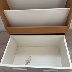 おもちゃ本棚の画像