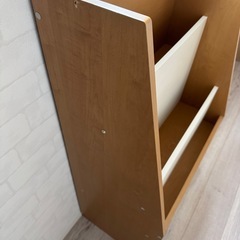 おもちゃ本棚の画像