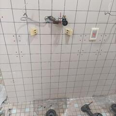 小便器2台てすりの画像