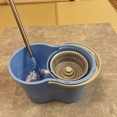 新品未使用品　モップ　遠心力で洗浄・脱水が片手で出来る　手が濡れない！汚れない！の画像
