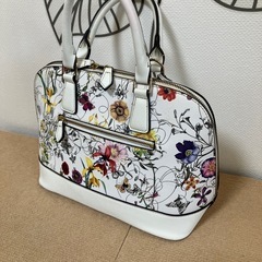 ペレンネ　花柄ハンドバッグ
の画像