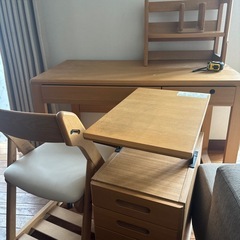 学習机セット「カリモク品」の画像