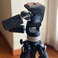 Bogen Manfrotto マンフロット 3205 三脚+ 3030 雲台の画像