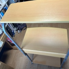 パソコンデスクの画像