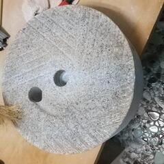 中古品手挽き石臼の画像