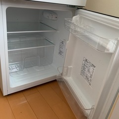2ドア冷凍冷蔵庫（1人暮らし用サイズ）の画像