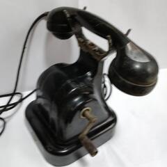 メチャクチャ古い電話の画像