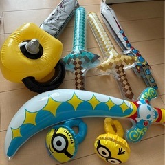 おもちゃ、ぬいぐるみ、サングラス全部で15点の画像