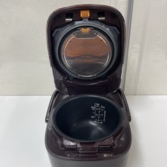 R534 ☀️ ZOJIRUSHI 圧力IH炊飯ジャー 5.5合炊き 18年製 NW-JA10 ⭐ 動作確認済 ⭐ クリーニング済の画像