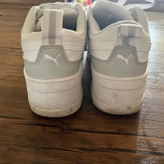 PUMA ウィメンズ　スニーカーの画像