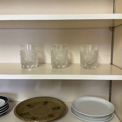 食器　1セットまたは一個の画像