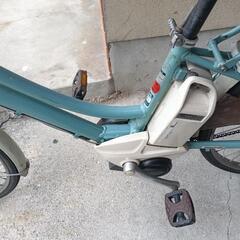 BRIDGESTONE電動自転車assistaホワイトブルーツートンカラー中古　バッテリー2本付き　自宅引き取りのみの画像