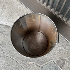 タバコ用ペール缶　灰皿取手つき　丸22高さ30の画像