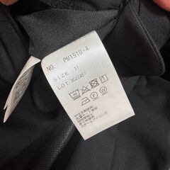 レディース スーツ黒　上下セット＋シャツの画像