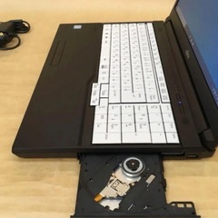LIFEBOOK A576/PX 第6世代　アダプター付 の画像