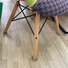 【ドリーム川西店御来店限定】デザインチェア/シミあり/中古品 【2125560000022942】の画像
