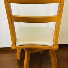 ニトリ　ダイニングチェア　椅子　　天然木の画像