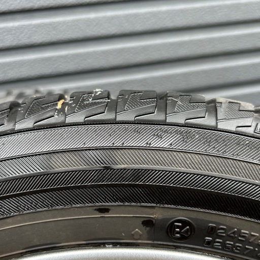 スタッドレスタイヤ　165/60R15 デリカミニ等