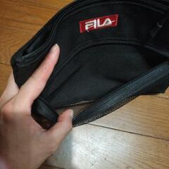 FILAブラックサコッシュポーチ

の画像