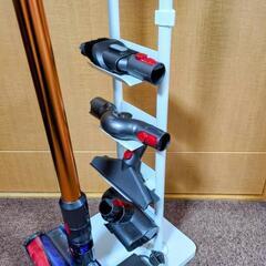 【美品】ダイソン cyclone v10 sv12 分解洗浄済み バッテリー新品 スタンド付きの画像