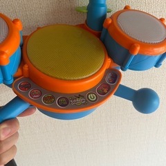 色々音楽が流れるドラムの画像