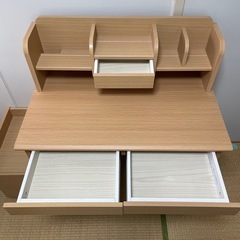 子供　学習机の画像