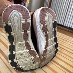 スケッチャーズ23.5の方向けの画像