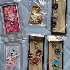 ぬいぐるみ、シール、クレパス、キーホルダーなど全部で15点での画像