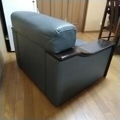 レザーソファーの画像