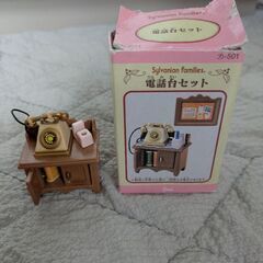 シルバニアファミリー⑥  電話台セット＆リビングテレビセットの画像