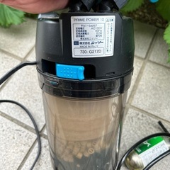 観賞魚水槽の濾過器、サーモヒーター、CO2添加用レギュレータなどの画像