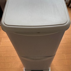 ゴミ箱の画像