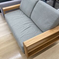 ★ジモティ割引あり★【リユースのサカイ野々市店】ソファー2人掛け ウッドレスト 140.2(幅)×82.6(奥行き)×70(高さ) ※クリーニング済みの画像