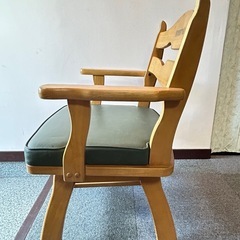 カリモク ダイニングチェア　RUSTIC　回転椅子　イス　木製　アームチェアの画像