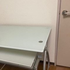 【無料】　パソコンデスク　ガラス　スライドテーブルの画像