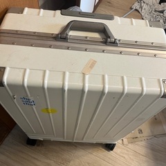 無料　キャリーケース　LLサイズの画像