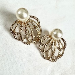 ピアス