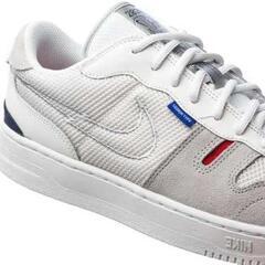 ☆新品☆[ナイキ] スカッシュ タイプ QS[SQUASH TYPE QS]ホワイト/ユニバーシティレッドCW7578-100

27cmの画像