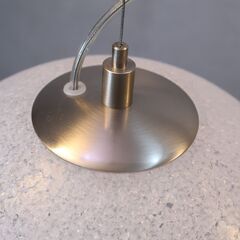 Lumen Center Italia(ルーメンセンターイタリア)のICEGLOBE(アイスグローブ)Sです。ポリカーボネート製のキラキラ輝く球体シェードから柔らかく美しい光を放つペンダントライト♪の画像