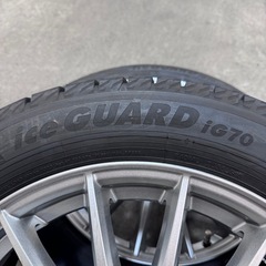 美品　冬タイヤ　新型プリウス　トヨタ車などに　195/60R17 2023年製　ワンシーズンのみ使用　　の画像
