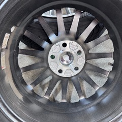 美品　冬タイヤ　新型プリウス　トヨタ車などに　195/60R17 2023年製　ワンシーズンのみ使用　　の画像