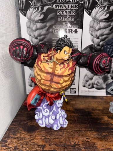 ワンピース　ONE PIECE　ルフィ　フィギュア