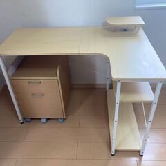 🪑✨【パソコンデスク・美品】お譲りします！の画像