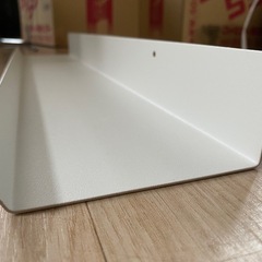 IKEA スチール製壁飾り用棚の画像