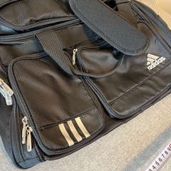 adidas ボストンバッグの画像
