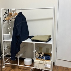 LOWYA ハンガーラックの画像