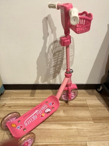 新品未開封⭐︎ハローキティ おでかけスクーター キックボード M&M