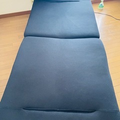 折り畳みベット　ブラック　リクライニング付きの画像