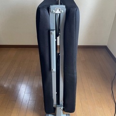 折り畳みベット　ブラック　リクライニング付きの画像